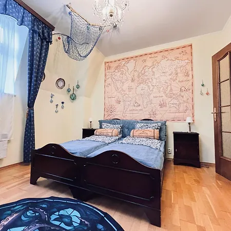 Pirate Family, Theme Room, Free Parking